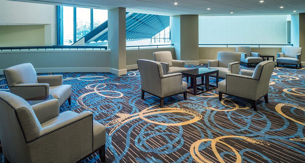 Отель Sheraton North Houston At George Bush Intercontinental Экстерьер фото