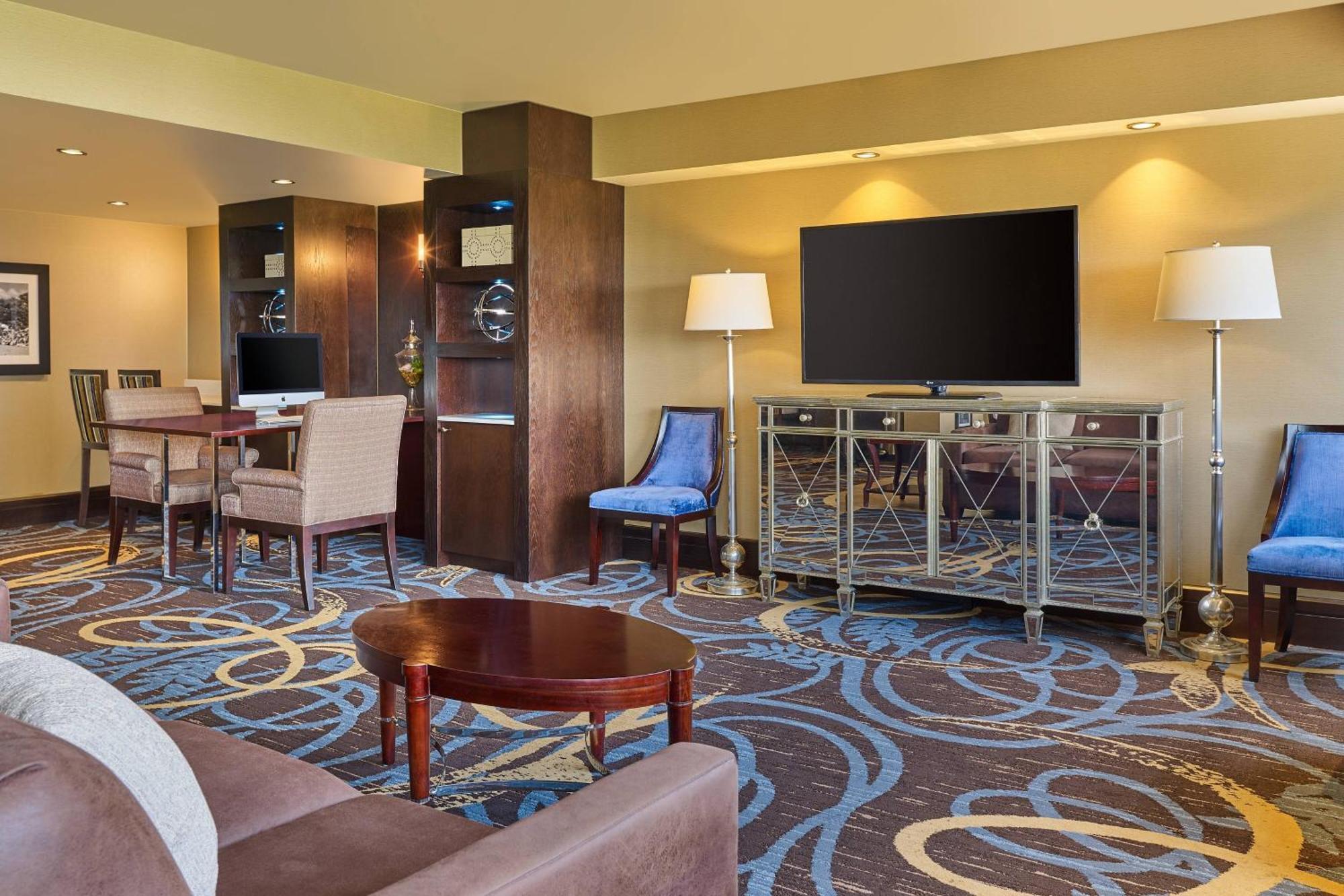 Отель Sheraton North Houston At George Bush Intercontinental Экстерьер фото