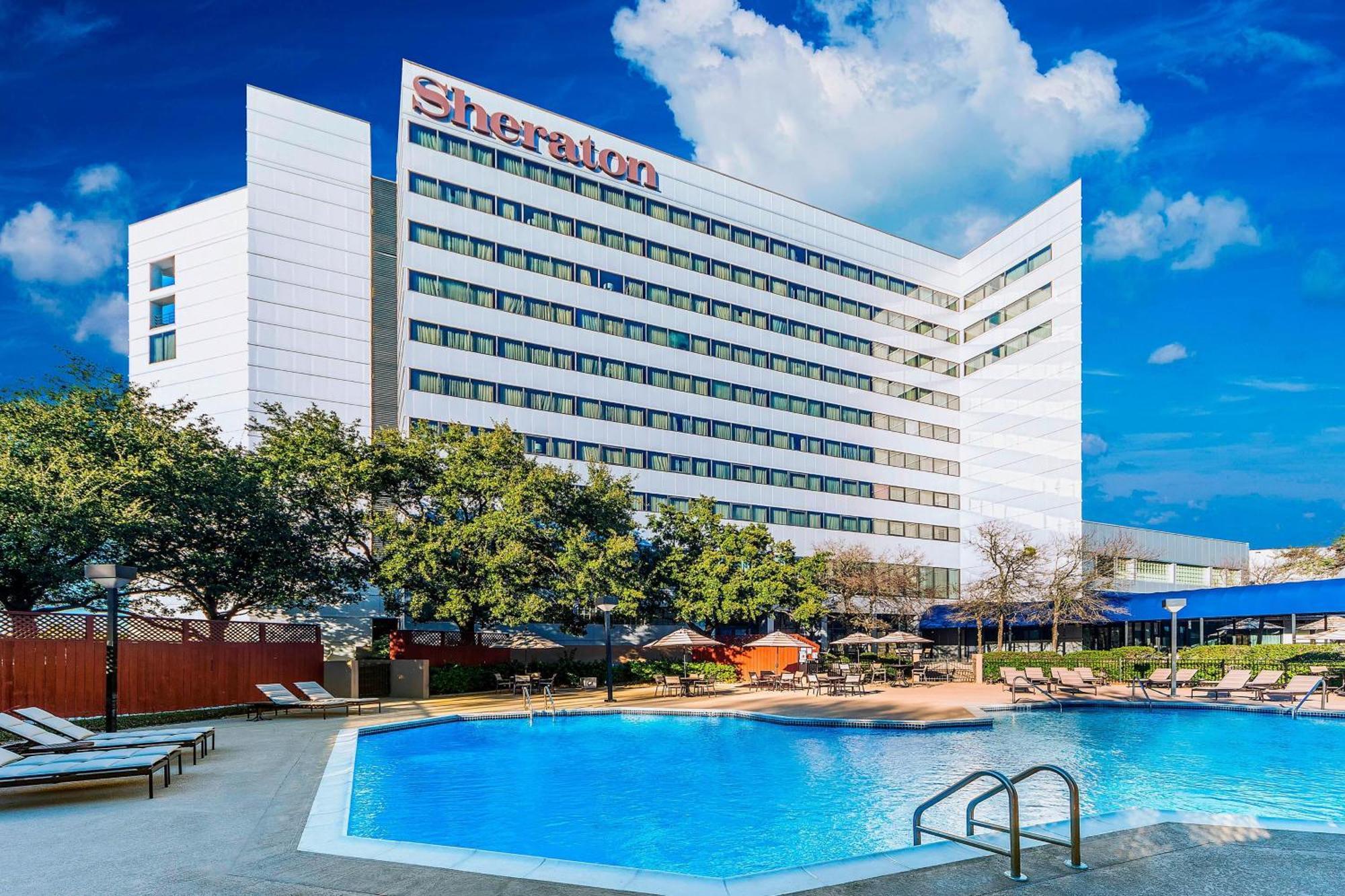 Отель Sheraton North Houston At George Bush Intercontinental Экстерьер фото