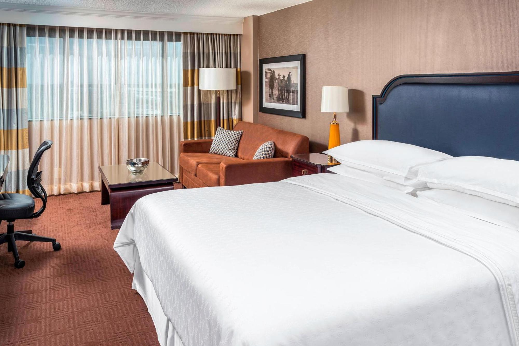 Отель Sheraton North Houston At George Bush Intercontinental Экстерьер фото