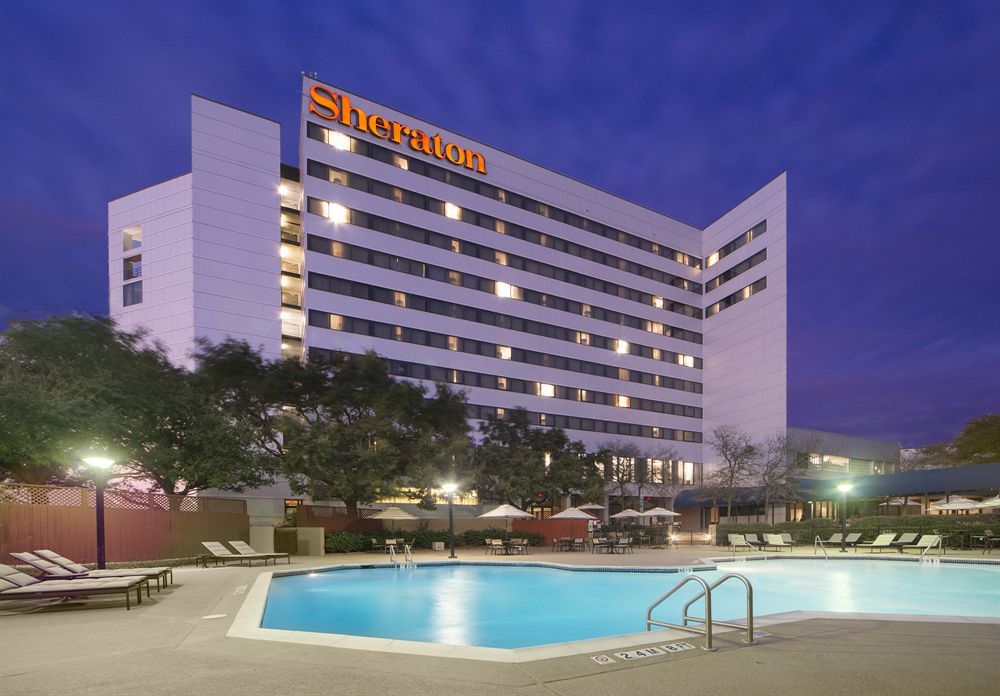 Отель Sheraton North Houston At George Bush Intercontinental Экстерьер фото